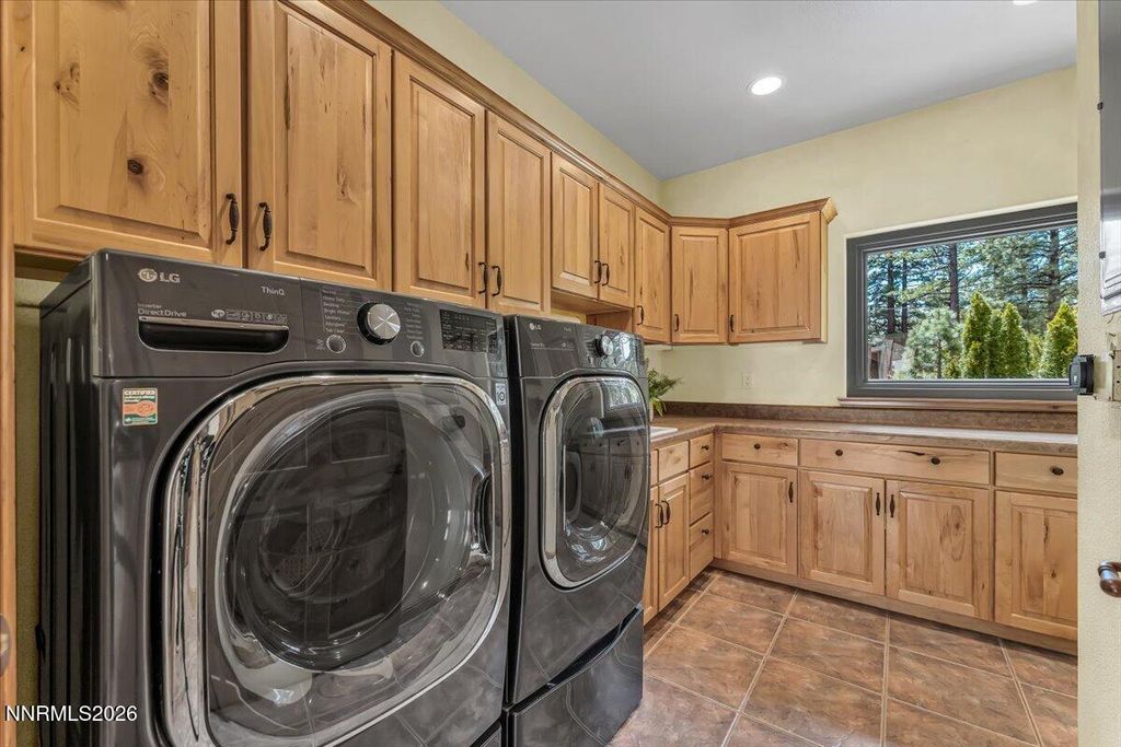 Image 37 of property listing at 16470 Snow Flower Drive, Reno, NV 89511