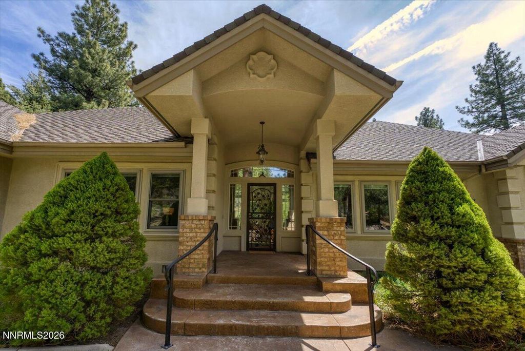 Image 4 of property listing at 16470 Snow Flower Drive, Reno, NV 89511
