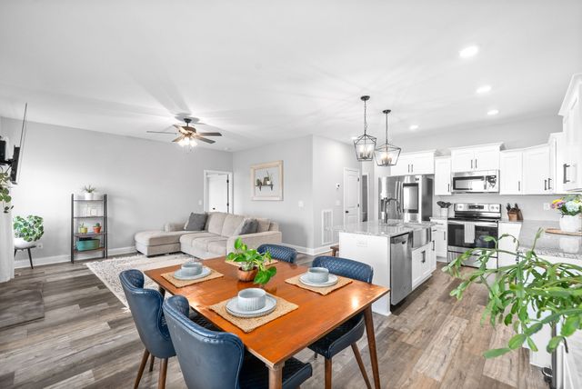 405 Andean Ct, Clarksville, TN 37040