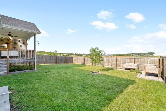 405 Andean Ct, Clarksville, TN 37040