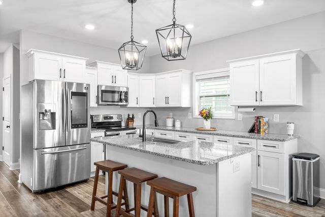 405 Andean Ct, Clarksville, TN 37040