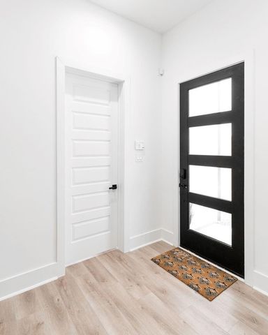 5703 Dolores Street B, Houston, TX 77057