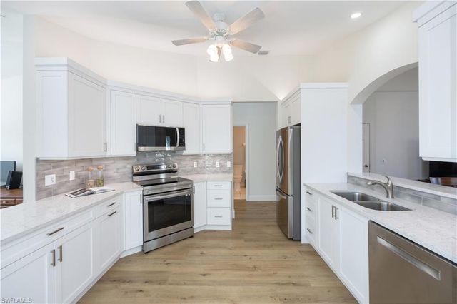 5693 Heron LN 508, Naples, FL 34110