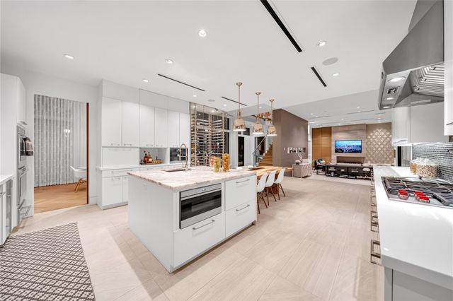 2608 Barbara Lane, West University Place, TX 77005