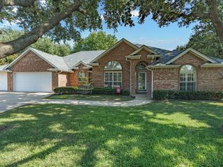 4 Velvet Court, Mansfield, TX 76063