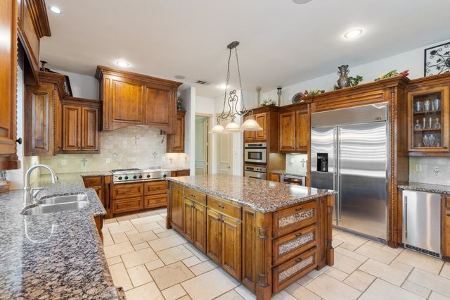 710 Deer Hollow Boulevard, Southlake, TX 76092