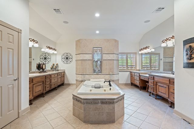 710 Deer Hollow Boulevard, Southlake, TX 76092