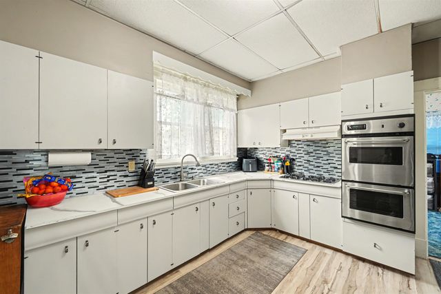 242 S 9th St., Salina, KS 67401