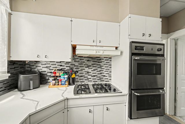 242 S 9th St., Salina, KS 67401