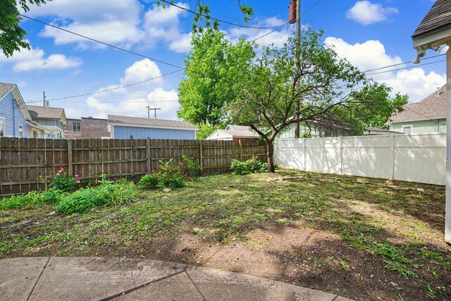 242 S 9th St., Salina, KS 67401