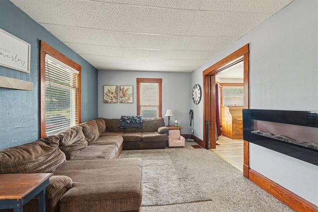 242 S 9th St., Salina, KS 67401