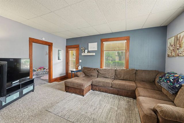 242 S 9th St., Salina, KS 67401