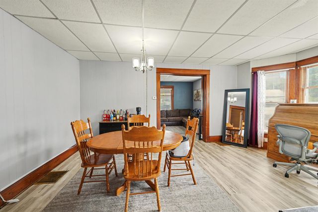 242 S 9th St., Salina, KS 67401