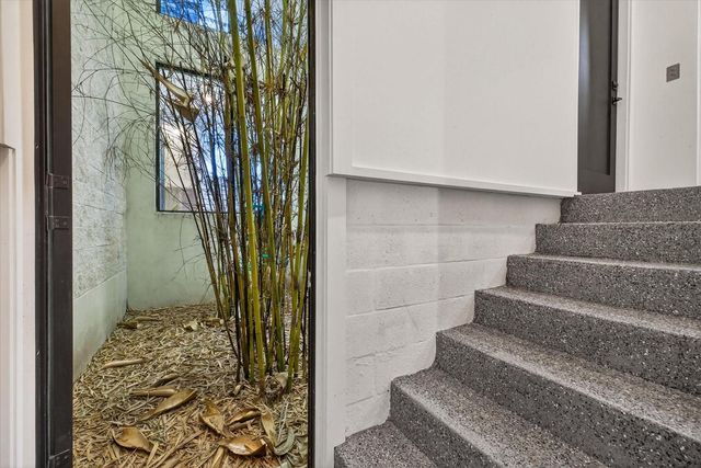 94 W DAVIS BOULEVARD, Tampa, FL 33606