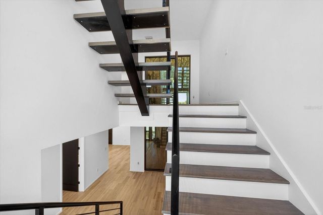 94 W DAVIS BOULEVARD, Tampa, FL 33606