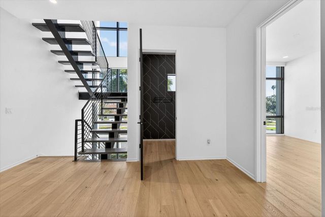 94 W DAVIS BOULEVARD, Tampa, FL 33606