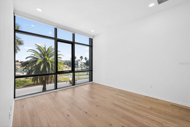 94 W DAVIS BOULEVARD, Tampa, FL 33606