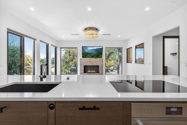 94 W DAVIS BOULEVARD, Tampa, FL 33606