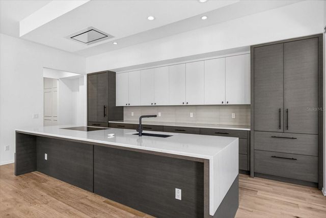 94 W DAVIS BOULEVARD, Tampa, FL 33606