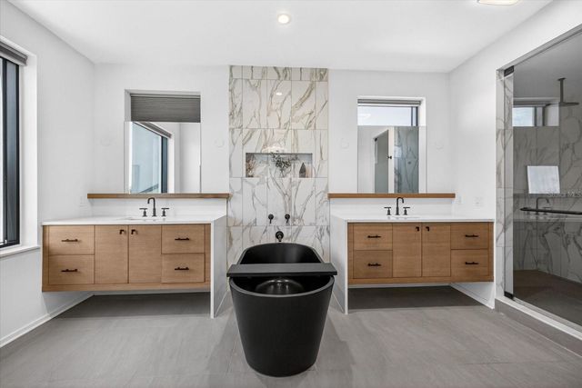 94 W DAVIS BOULEVARD, Tampa, FL 33606