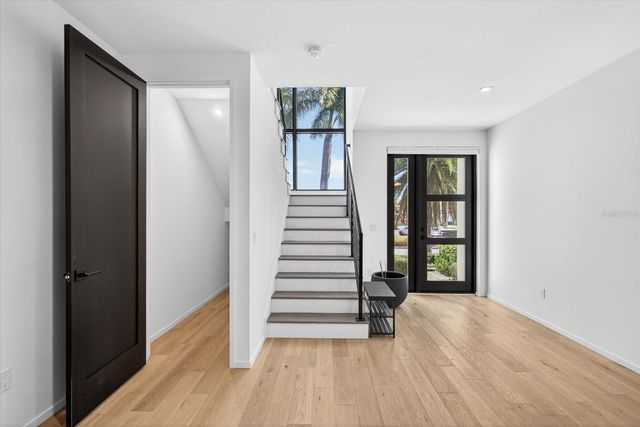 94 W DAVIS BOULEVARD, Tampa, FL 33606