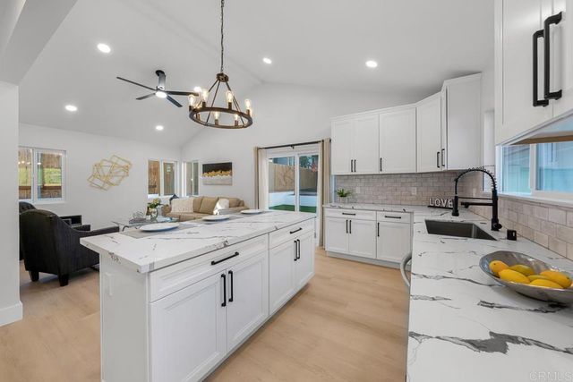 7118 Stanford Ave., La Mesa, CA 91942