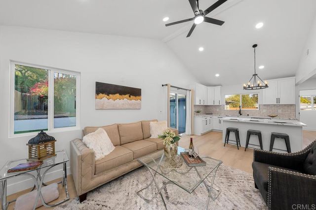 7118 Stanford Ave., La Mesa, CA 91942