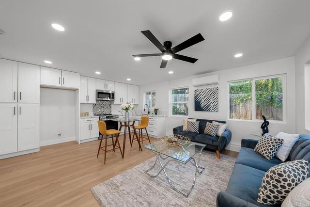 7118 Stanford Ave., La Mesa, CA 91942