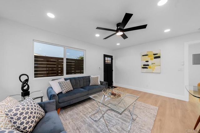 7118 Stanford Ave., La Mesa, CA 91942