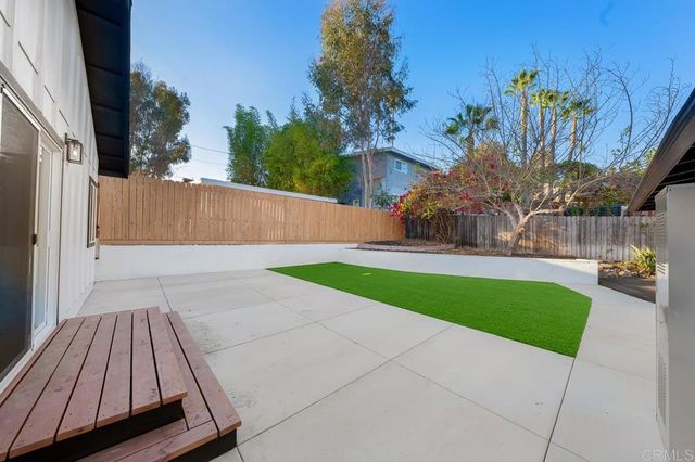 7118 Stanford Ave., La Mesa, CA 91942