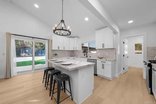 7118 Stanford Ave., La Mesa, CA 91942