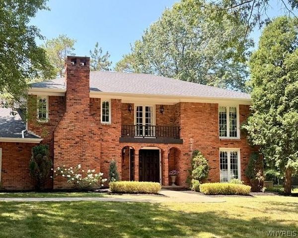 32 Rolling Hills Drive, Orchard Park, NY 14127