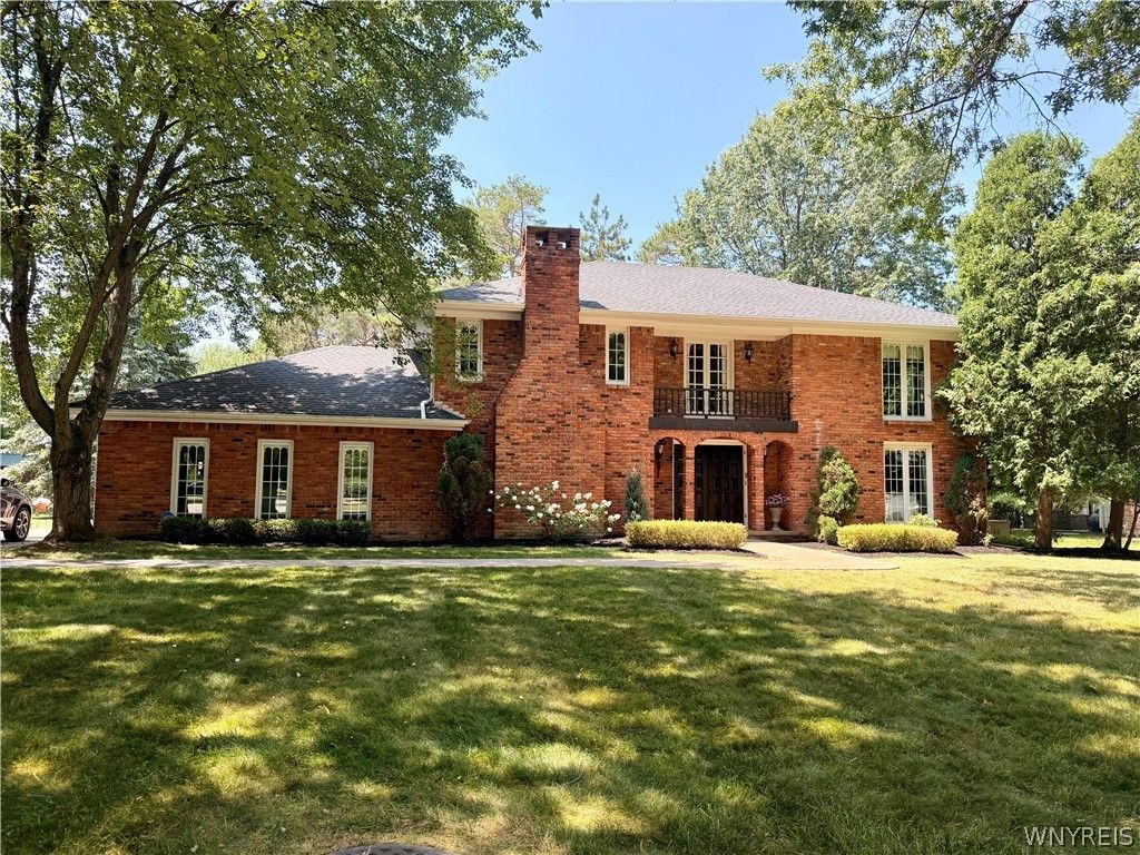 32 Rolling Hills Drive, Orchard Park, NY 14127
