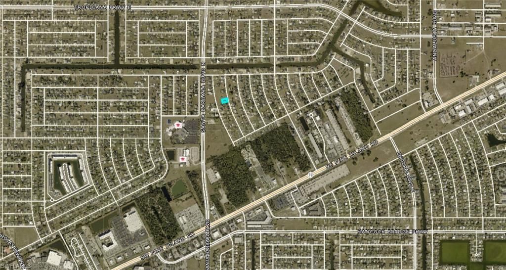 Image 3 of property listing at 458 NE Juanita CT, Cape Coral, FL 33909