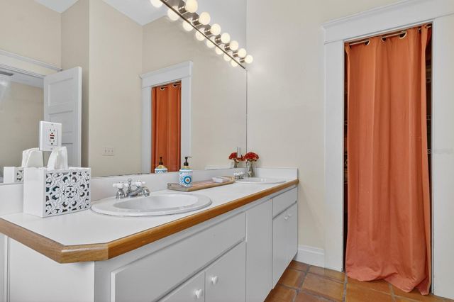 718 S BOULEVARD, Tampa, FL 33606