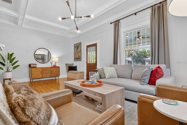 718 S BOULEVARD, Tampa, FL 33606