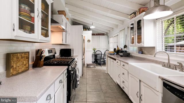 45 E BUTLER AVE, Doylestown, PA 18901