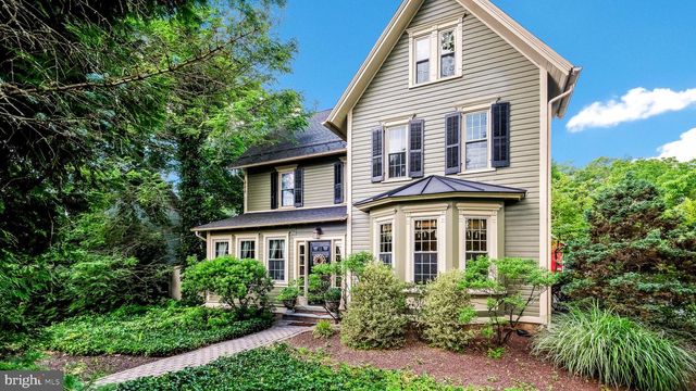 45 E BUTLER AVE, Doylestown, PA 18901