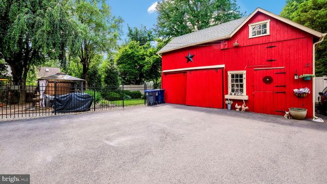 45 E BUTLER AVE, Doylestown, PA 18901