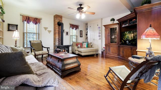 45 E BUTLER AVE, Doylestown, PA 18901