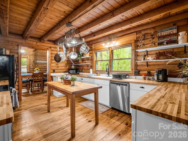 1040 Soquili Drive, Brevard, NC 28712
