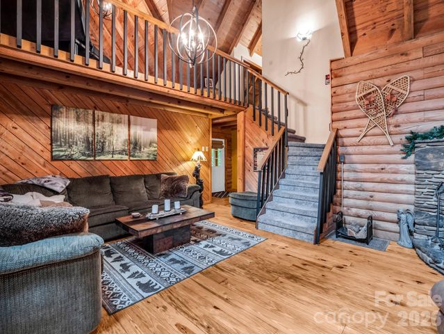 1040 Soquili Drive, Brevard, NC 28712
