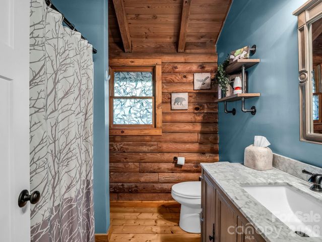 1040 Soquili Drive, Brevard, NC 28712