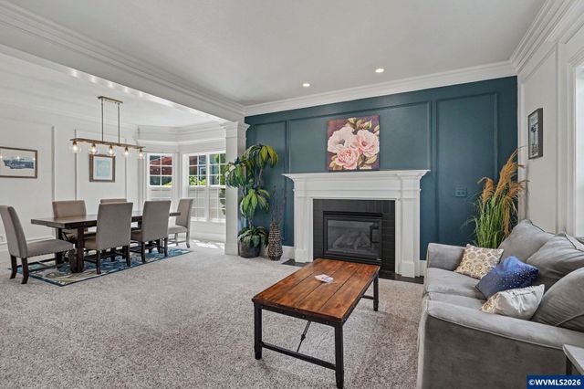5490 Woodmill Dr SE, Salem, OR 97306