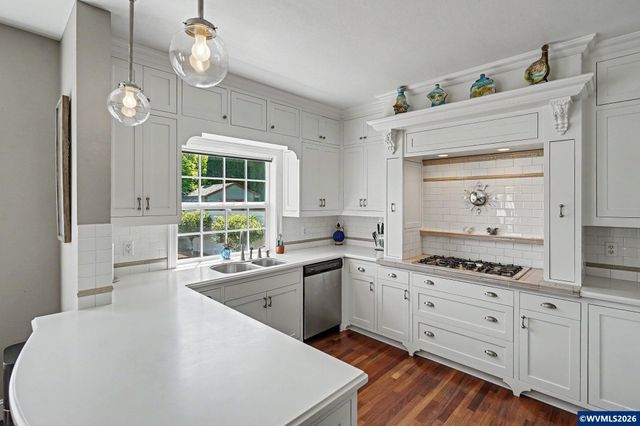 5490 Woodmill Dr SE, Salem, OR 97306