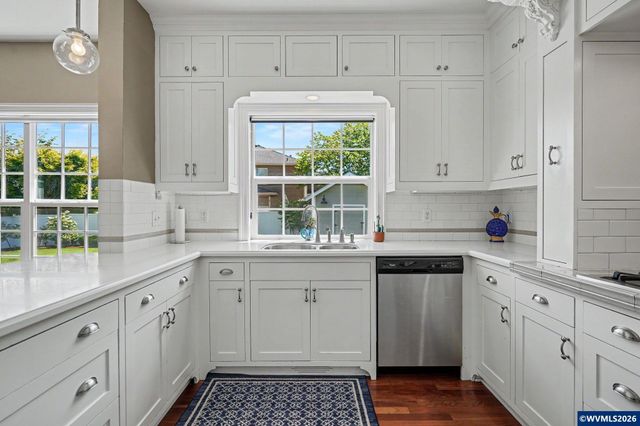 5490 Woodmill Dr SE, Salem, OR 97306