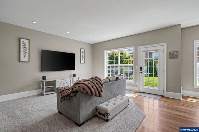 5490 Woodmill Dr SE, Salem, OR 97306