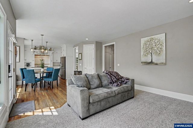 5490 Woodmill Dr SE, Salem, OR 97306