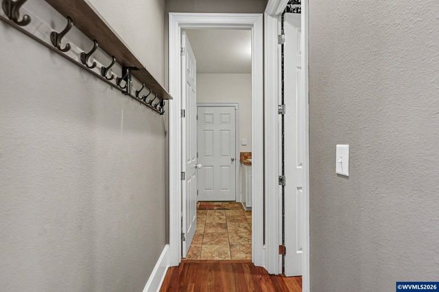 5490 Woodmill Dr SE, Salem, OR 97306