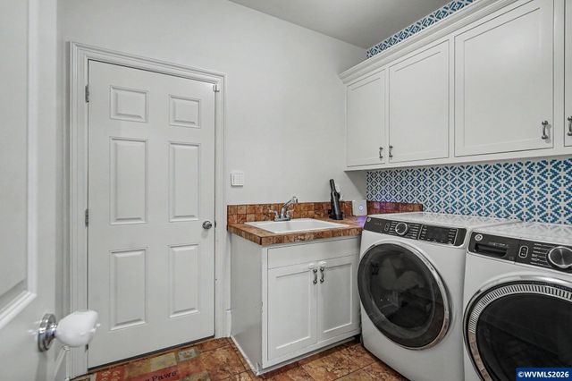 5490 Woodmill Dr SE, Salem, OR 97306